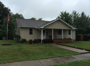 507 N Maple St, Mount Sterling, IL 62353