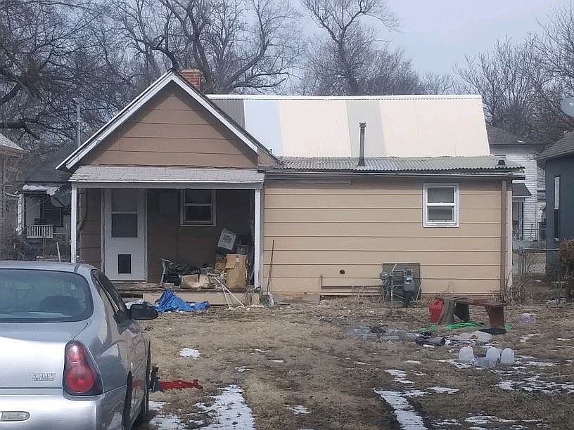 2nd image of 405 W 5th St