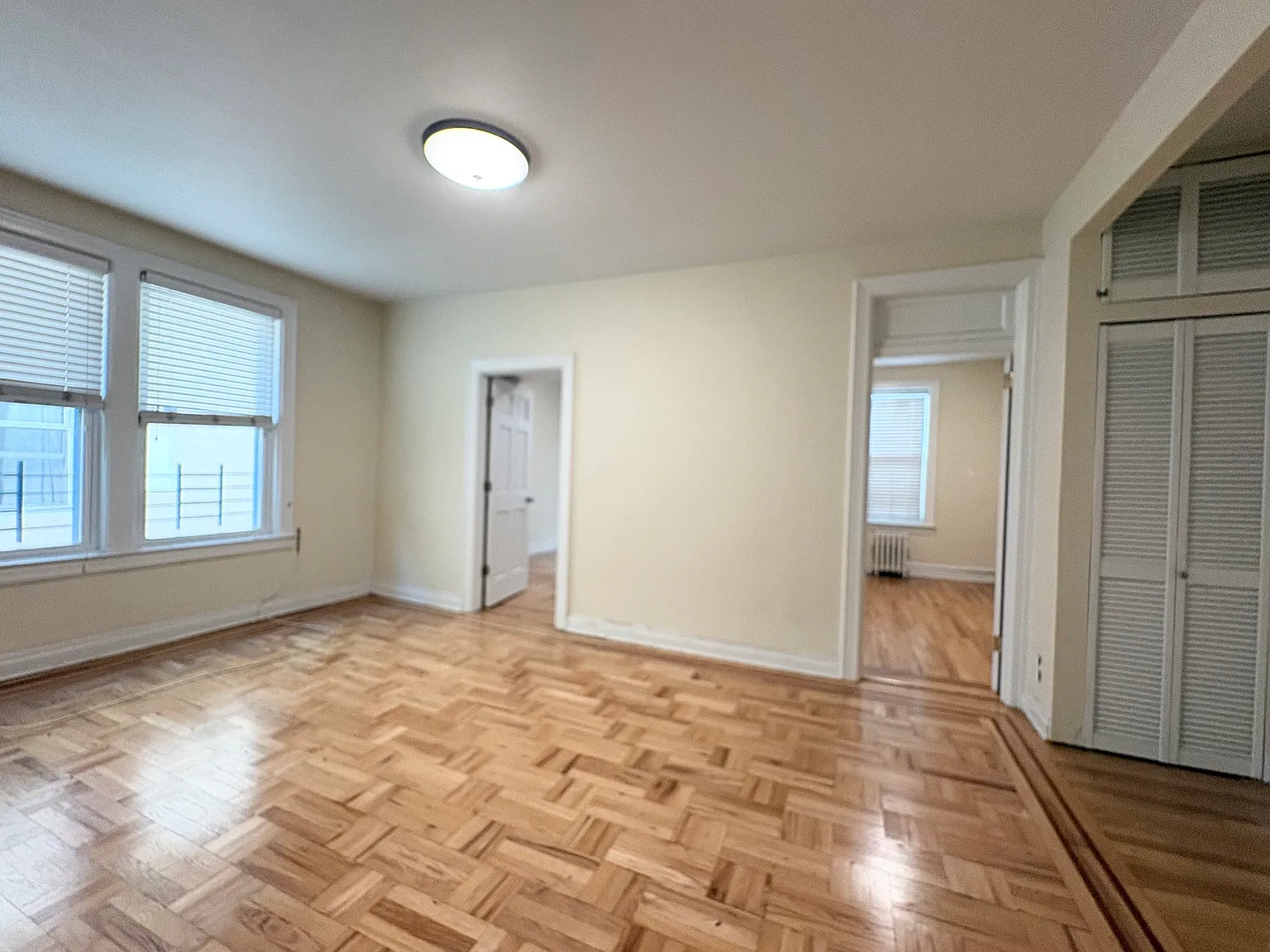 25-07 24th Avenue — Photo 3
