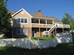 308 Lake Scene Dr, Eddyville, KY 42038
