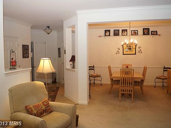 4th image of 1012 Samantha Ln APT 302