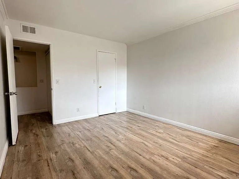 121 Sinclair Ave #233 — Photo 17