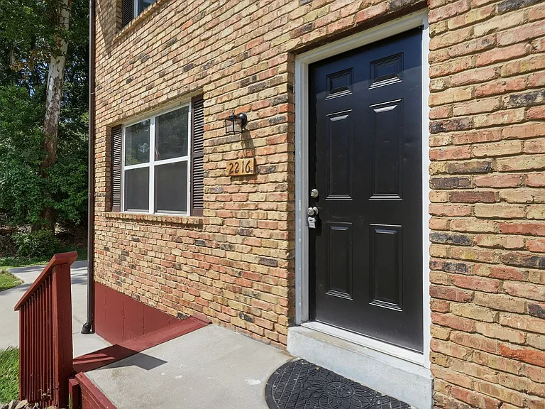 2216 Jackson Dr — Photo 4