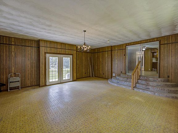 4th image of 8565 Oak Ridge Rd