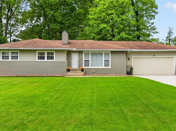 310 Montridge Dr, Canfield, OH 44406
