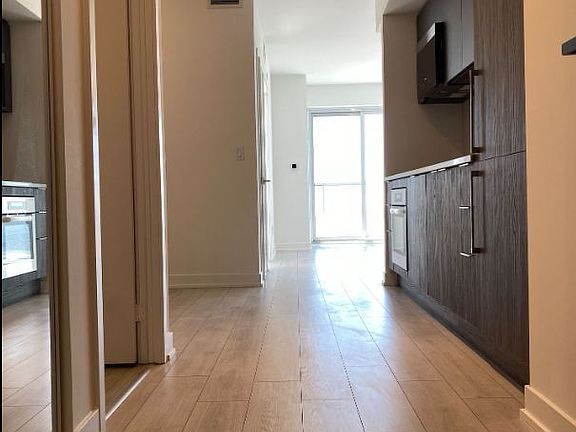 3rd image of 2033 Kennedy Rd