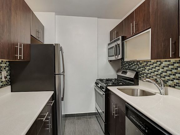 3rd image of 120 E 34th St APT 16C