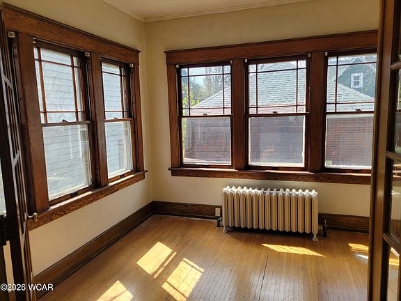 4th image of 301 S Main St