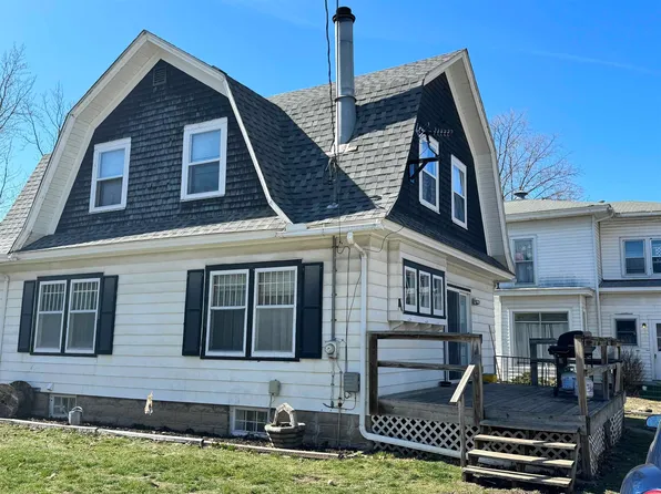 303 Spriggs St, Charles City, IA 50616