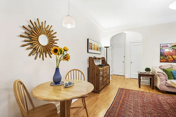 Sold by Compass | media 18