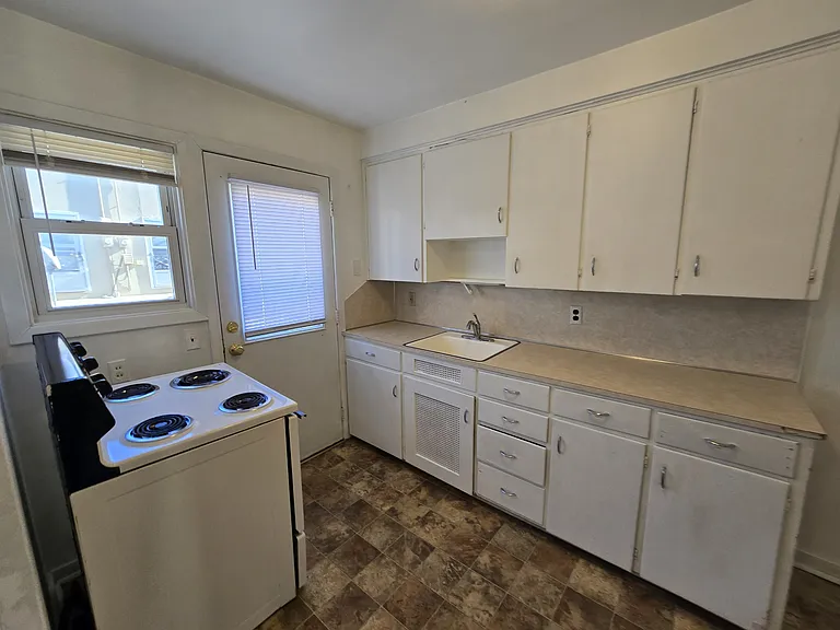 235 Madison St — Photo 6