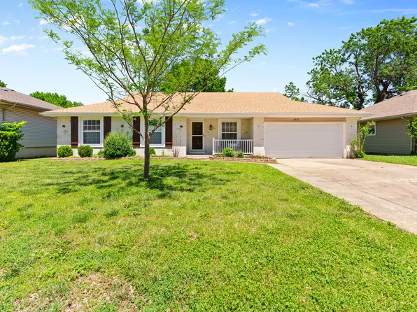 1821 W Swan Street, Springfield, MO 65807