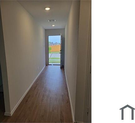 3rd image of 1025 Sourgum St