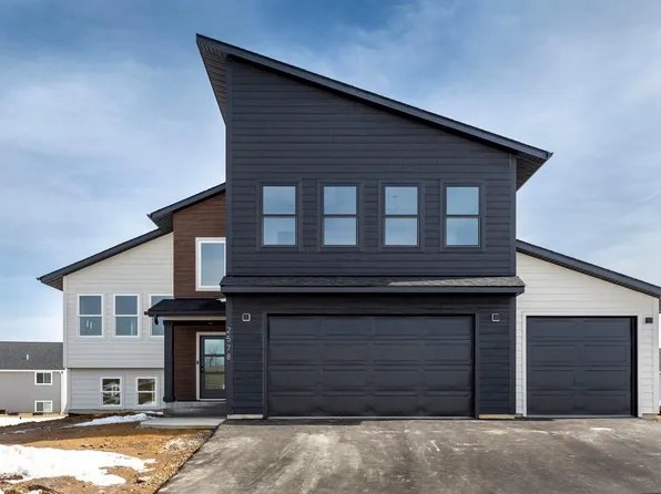 2578 Meadows Dr, River Falls, WI 54022