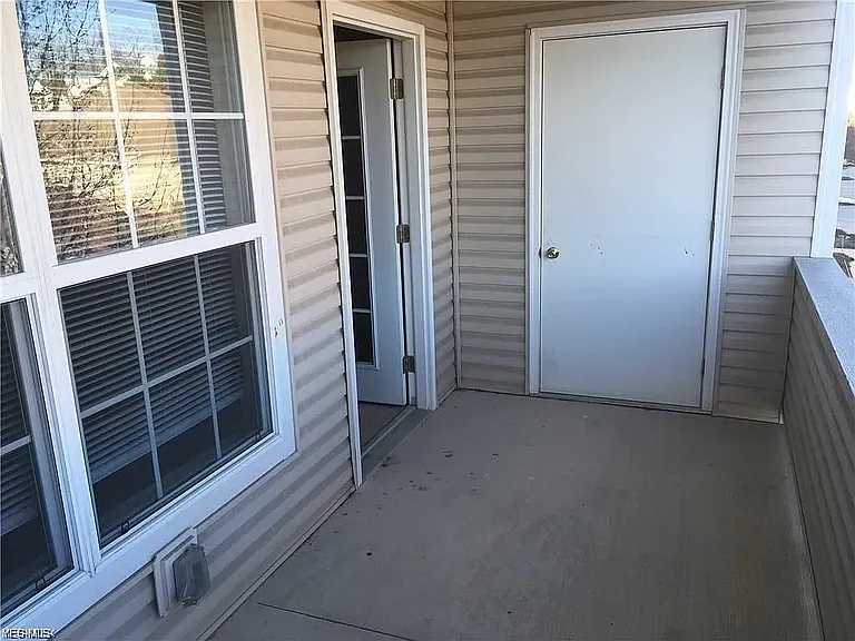 522 Robinwood Ln #E — Photo 13