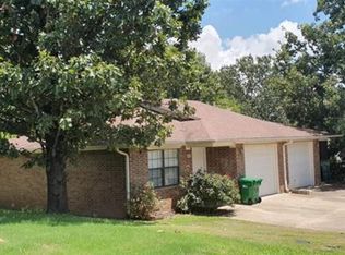 402 W 16th Ct, Russellville, AR 72801