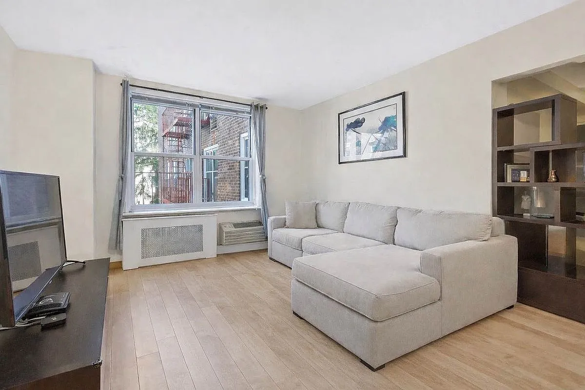 142-05 Roosevelt Ave APT 339 photo 1