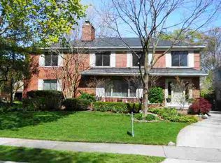 768 Trombley Rd, Grosse Pointe, MI 48230
