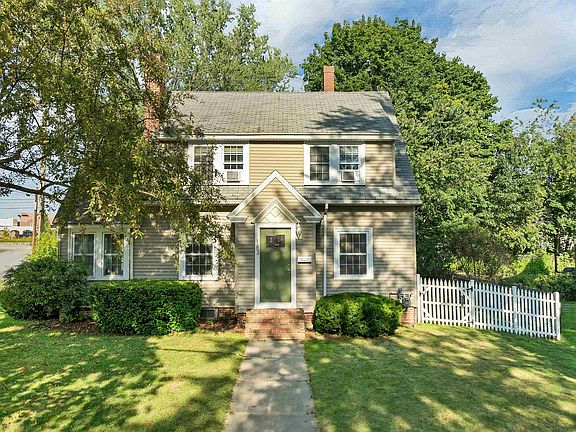 3rd image of 183 Mount Vernon Street