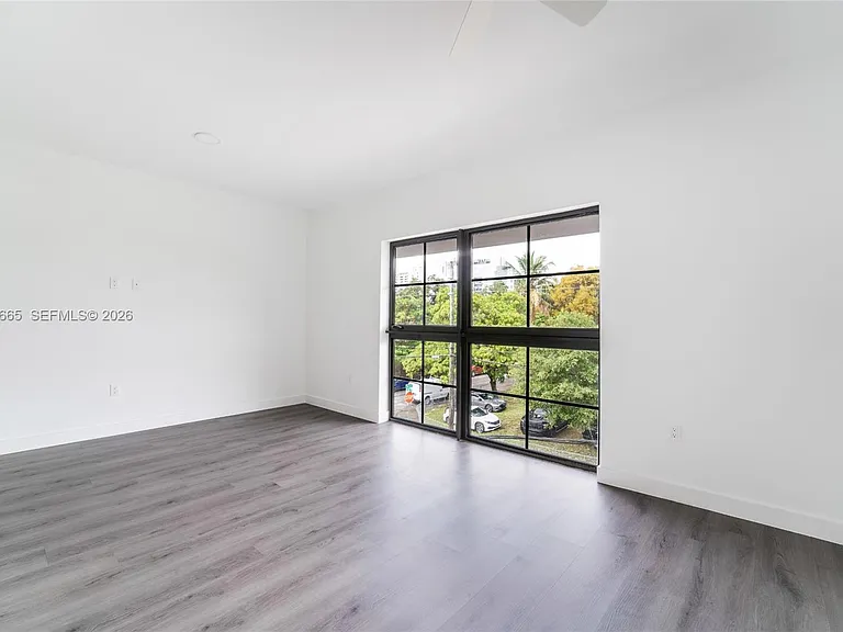 1165 NW 8th Ave #101 — Photo 5