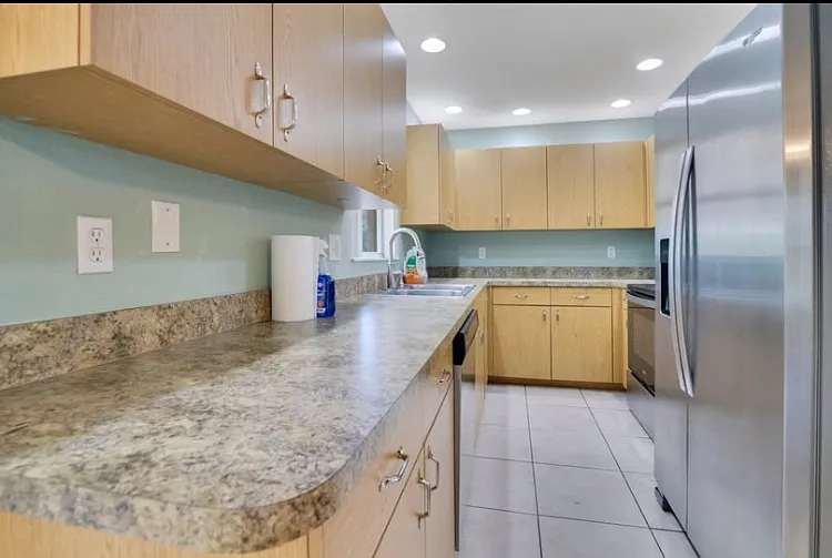 312 W Berckman St — Photo 5