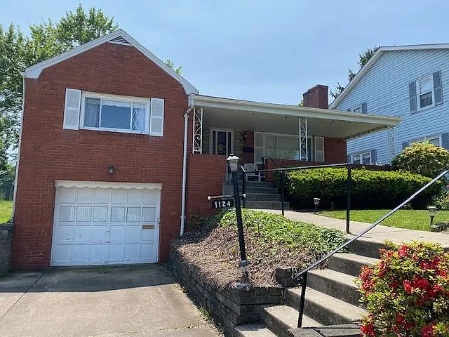 1124 Goodman St photo 1