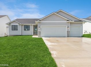 3224 9th Ave SW, Altoona, IA 50009