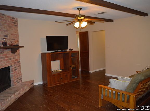5th image of 4247 Treehouse Dr