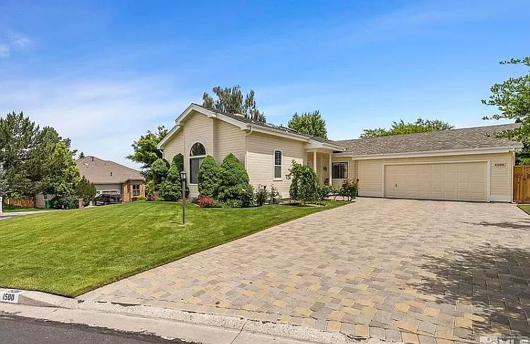 1500 Kestrel Ct — Photo 3