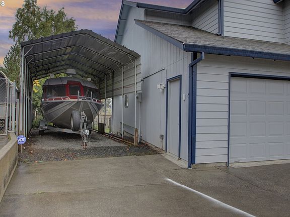 4th image of 2111 NE 151st Cir