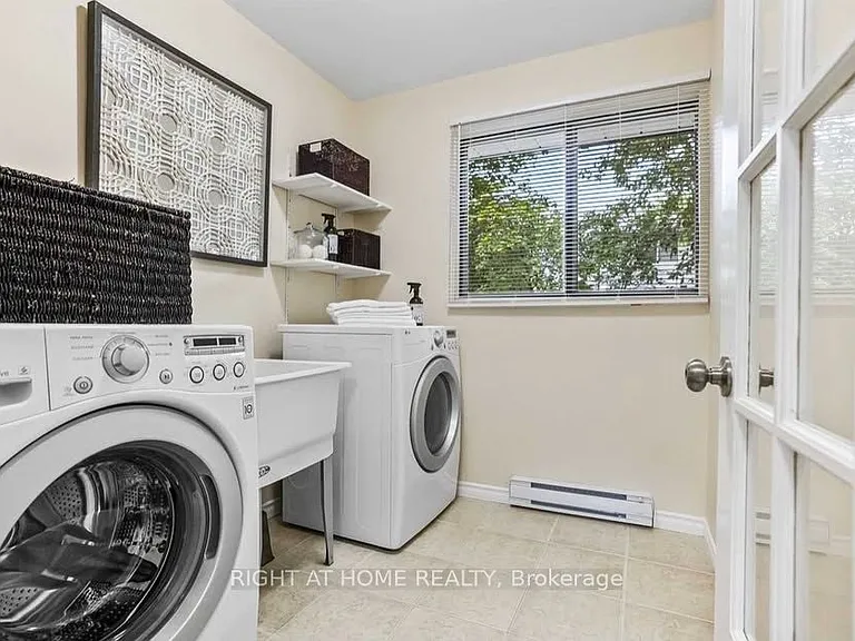 350 Camelot Ct #3 — Photo 18