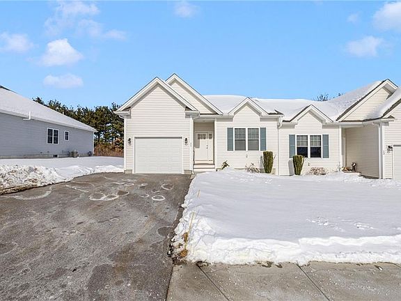 4th image of 107 Old River Rd Unit 11