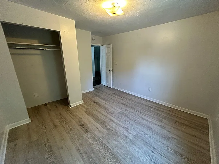 640 W 13th St — Photo 12