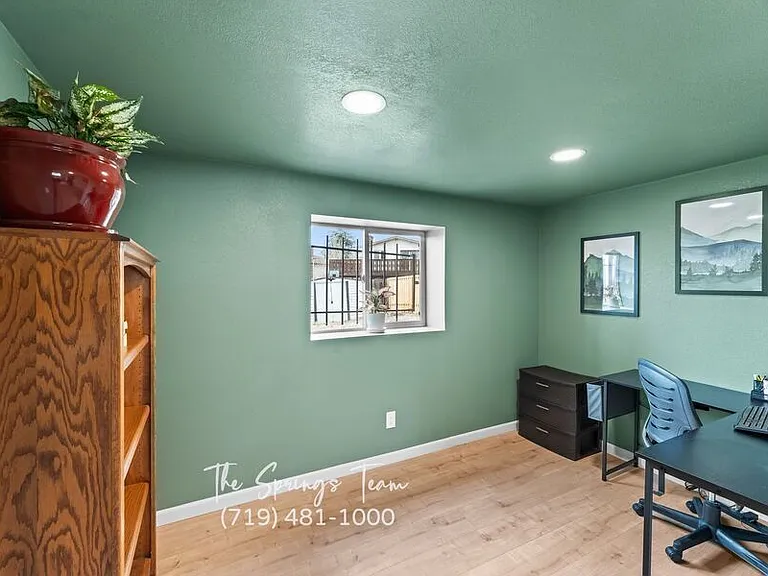 1730 Hathaway Dr — Photo 22