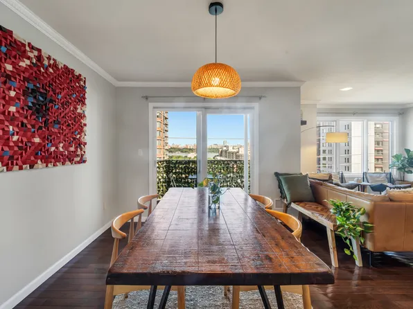 15 Legend Hills Drive image 9 of 28