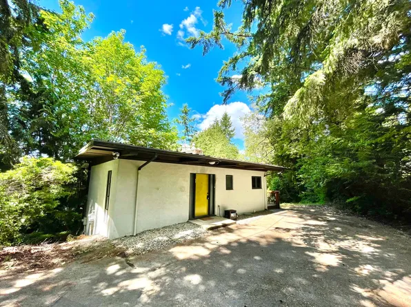 16222 SE 24th St, Bellevue, WA 98008