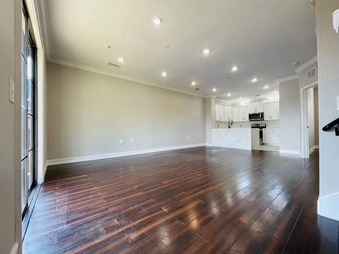 3 bed, 2.5 bath, 1678 sqft, $2,645 — Photo 3