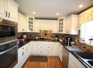 1045 E Darby Pl, Springfield, MO 65810