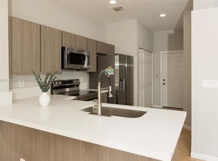 5662 Enclave Pl, Fort Lauderdale, FL 33319