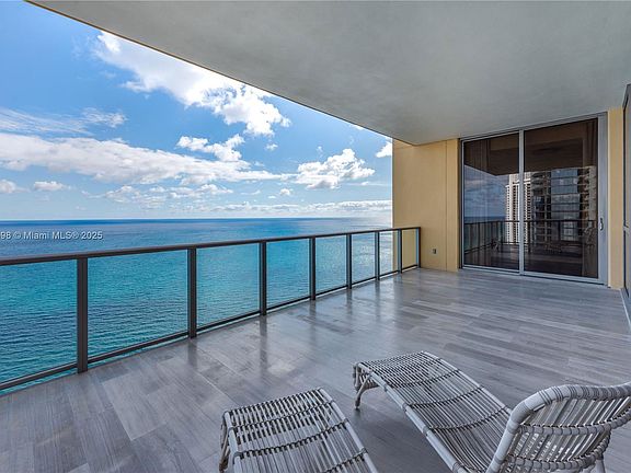 4th image of 17749 Collins Ave #A31001