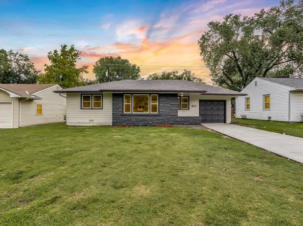 1515 N Kenmar Dr, Wichita, KS 67208