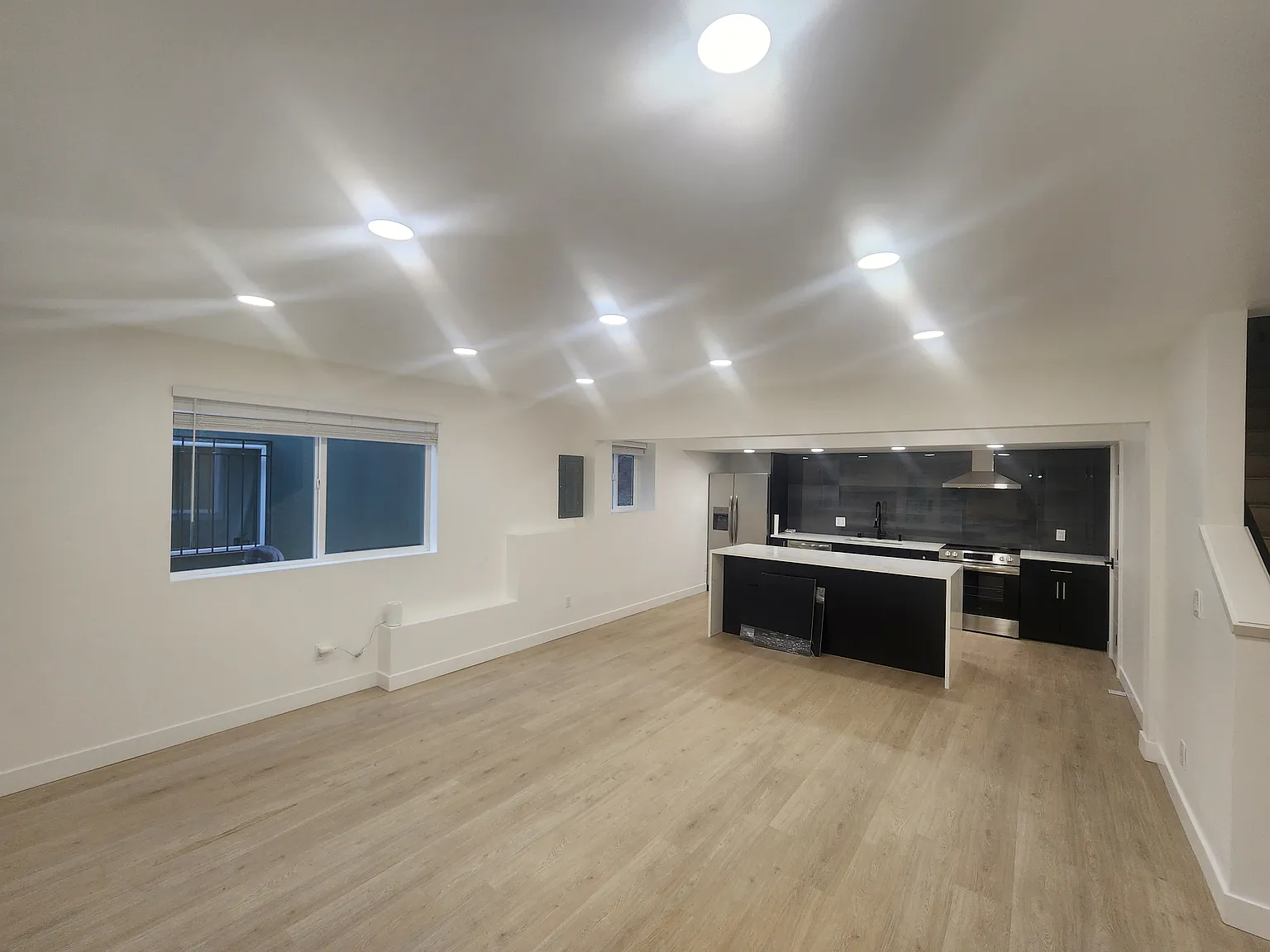 2 bed, 1100 sqft, $2,500 — Photo 4
