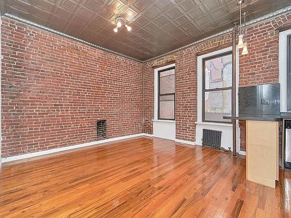 2nd image of 260 W 15th St APT 1R
