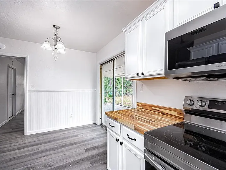 1421 NE 18th Ave — Photo 9