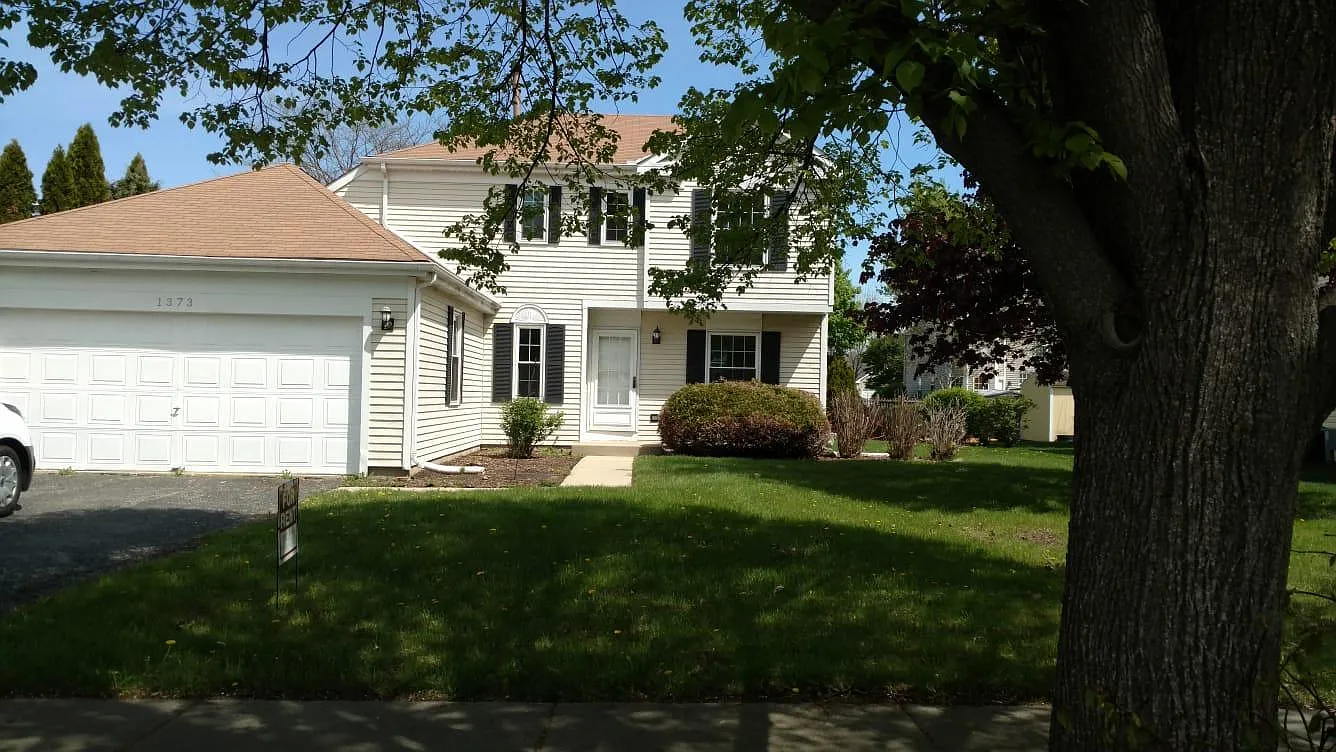 1373 Lilac Ln photo 1