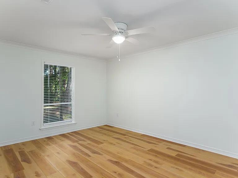 313 S 22nd Ave — Photo 11