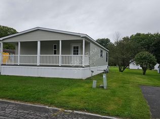 39 Woodside Ln, Weedsport, NY 13166