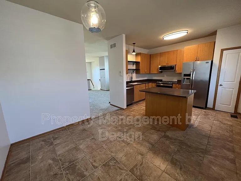 1005 NE Kamies Ln #1 — Photo 4