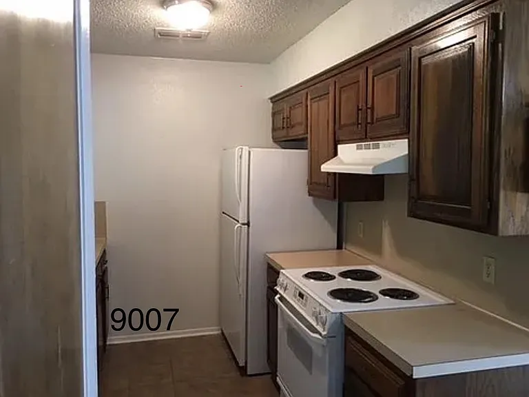 9007 Clusters Dr — Photo 13