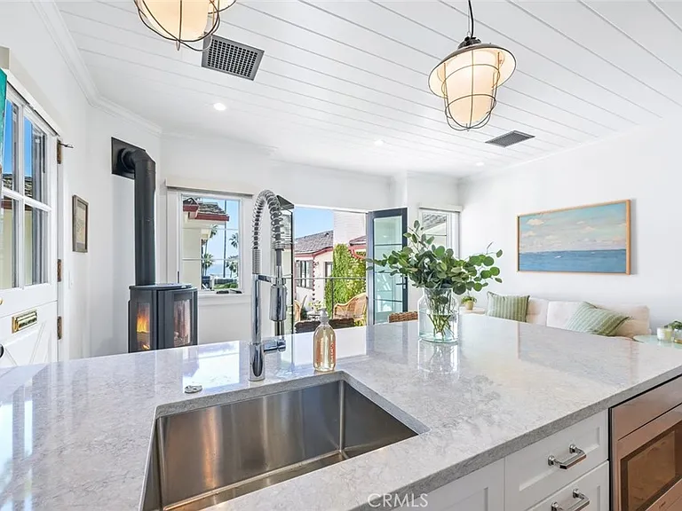 358 Cliff — Photo 2